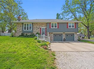 15405 Elm St, Basehor, KS 66007