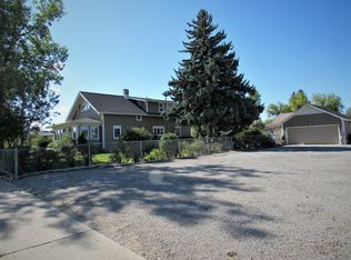 724 4th St, Valier, MT 59486