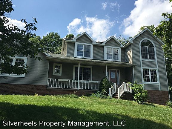 3rd image of 128 Arrow Dr