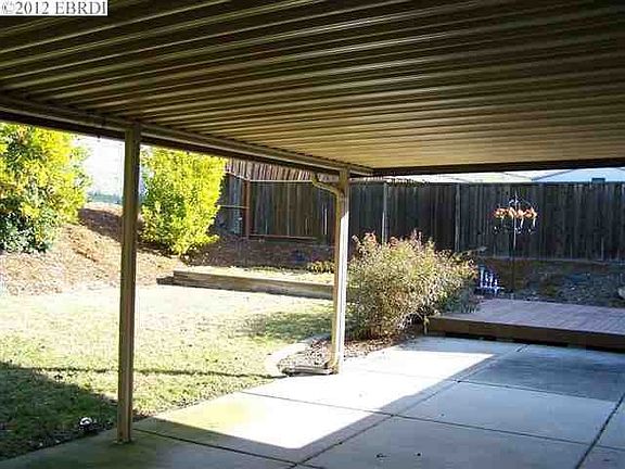 2nd image of 3017 Larkspur Dr