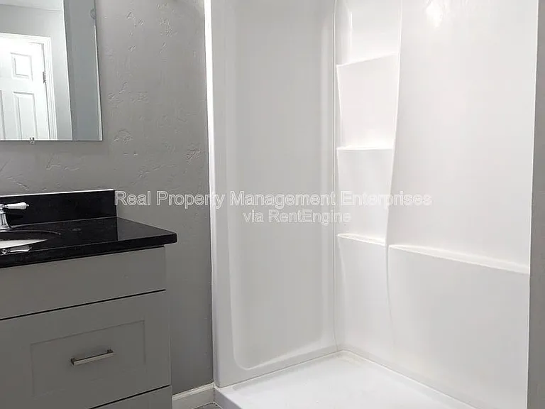 600 N Poplar Ln — Photo 13