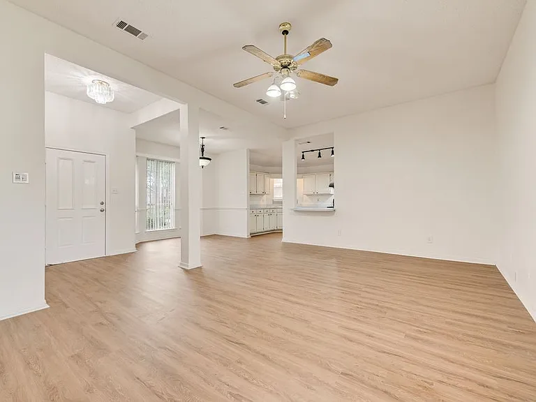 1304 Riverview Ln — Photo 17