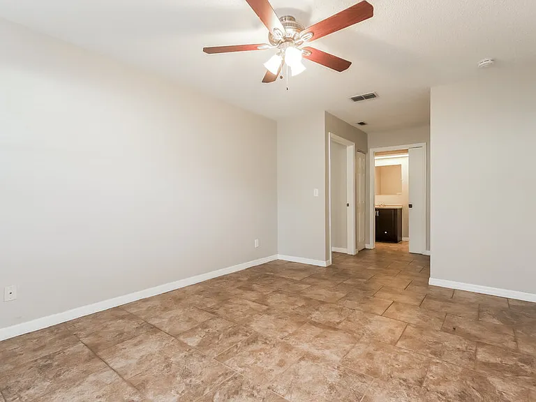 801 Cambridge Way — Photo 11