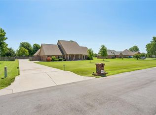 9800 Prosper Dr, Oklahoma City, OK 73151