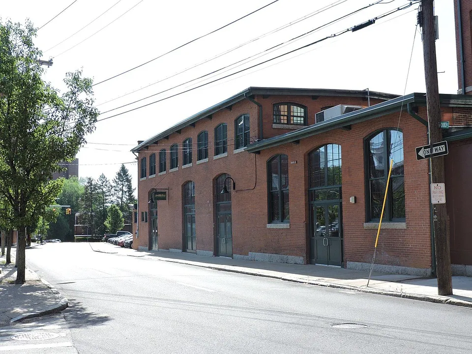 Building Photo 5