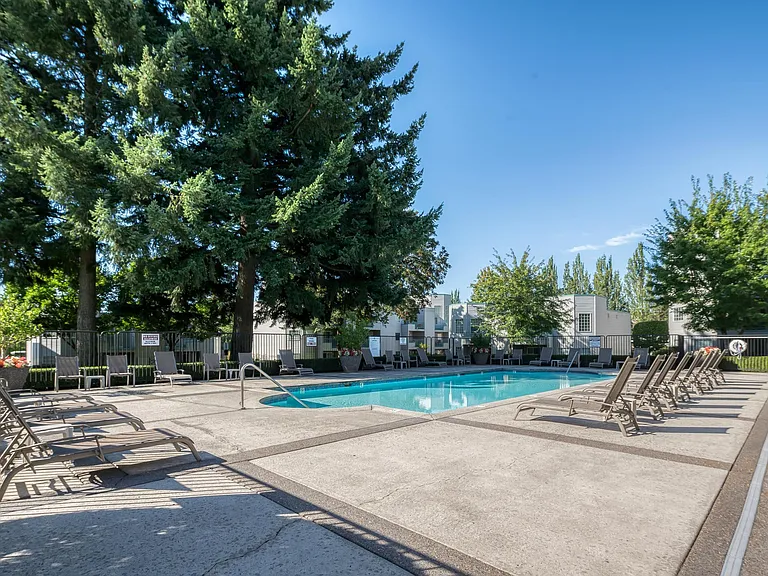 Regency Apartments — Photo 16