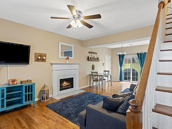 3rd image of 203 Mallard Dr