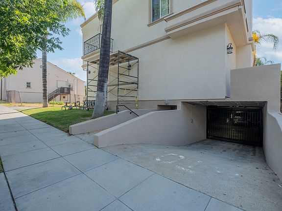 2nd image of 526 E Elmwood Ave APT 106