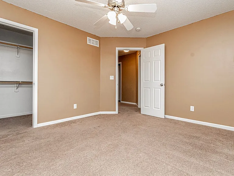 825 Whitetail Ct — Photo 24