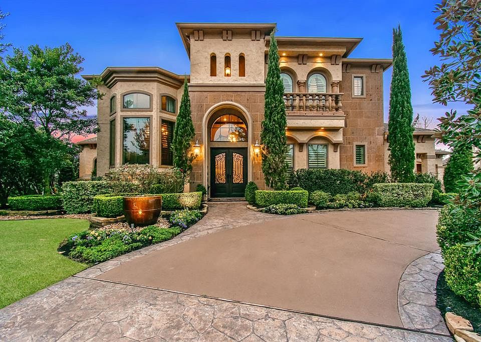 Welcome to 25003 Fort Augusta Drive!