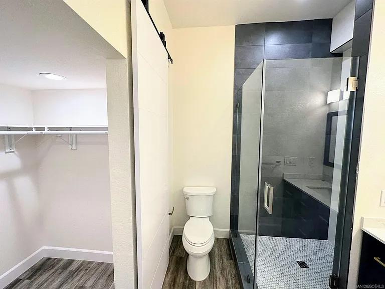 426 Sloane Ave — Photo 15
