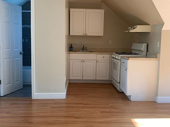 3rd image of 22 Elmwood Ave #3