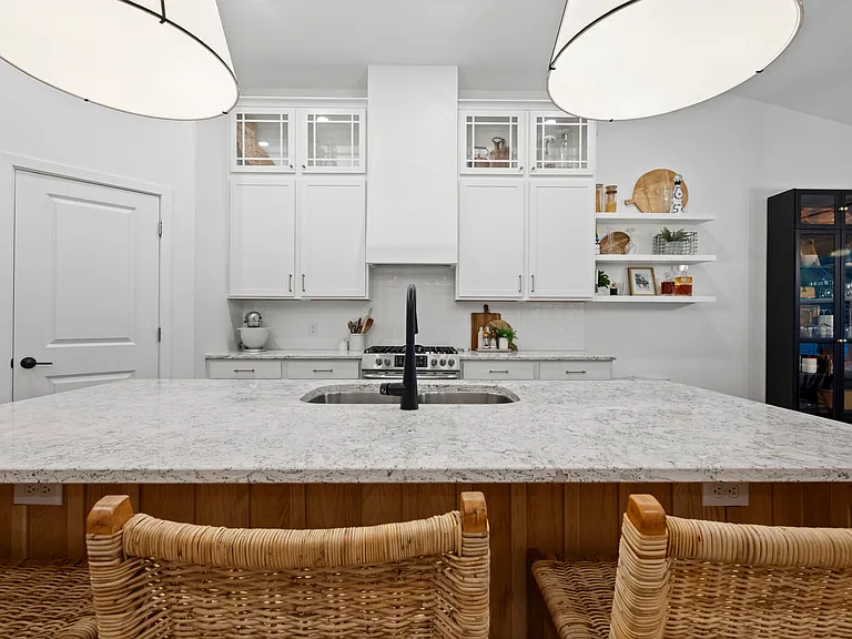10810 Cornell St — Photo 11