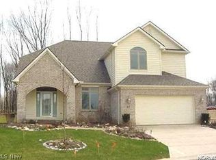 612 Burgess Cir #18, Aurora, OH 44202