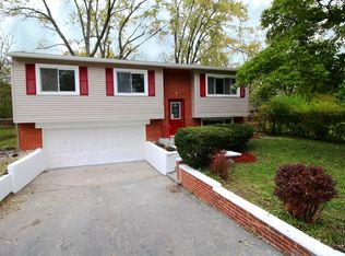 528 Circle Dr, University Park, IL