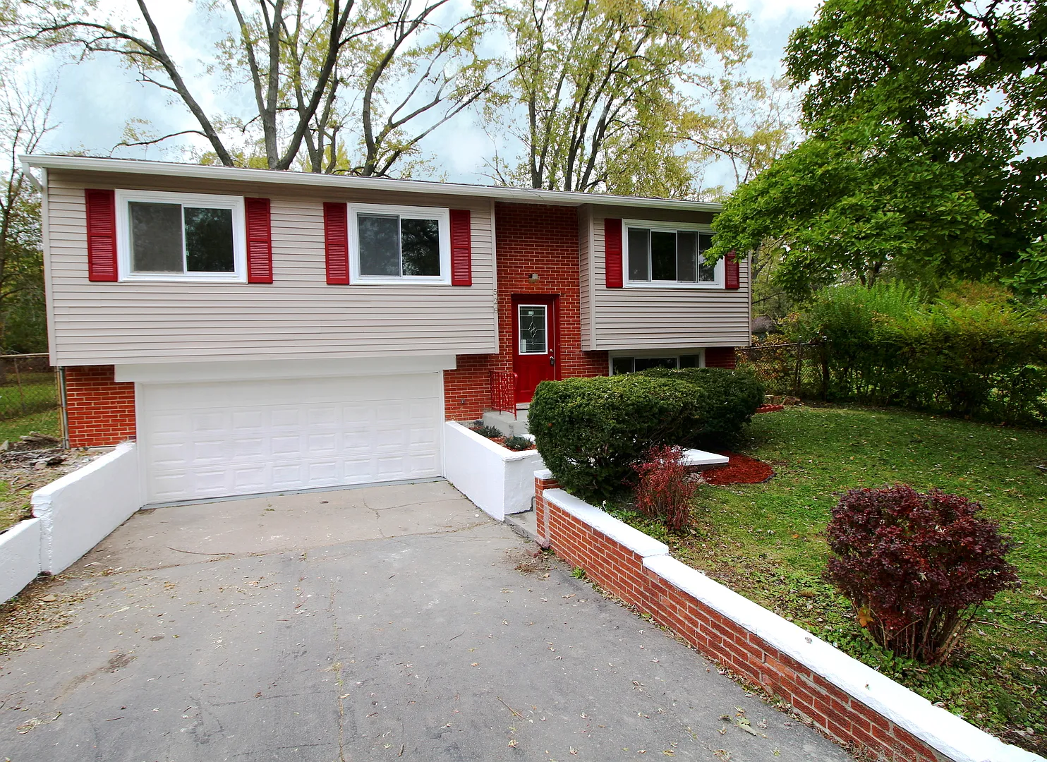528 Circle Dr photo 1