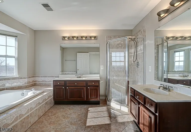 1039 Shadowlawn Dr — Photo 17
