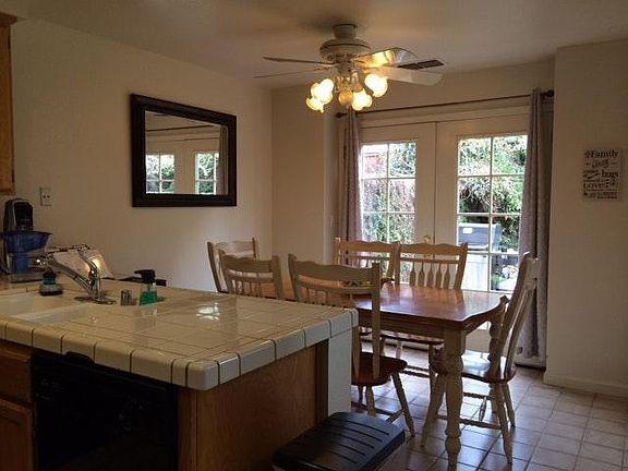 5th image of 2703 Catalina Dr