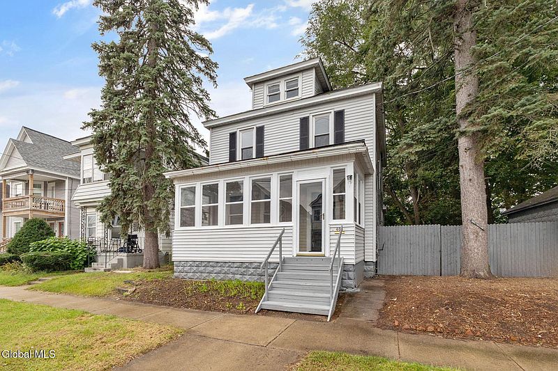 3rd image of 404 Shannon Street