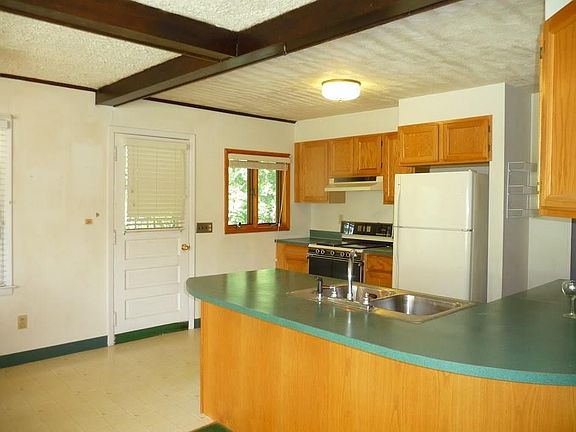 5th image of 1284 Woodland Dr