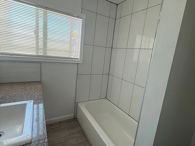 Brookshire Apts — Photo 13