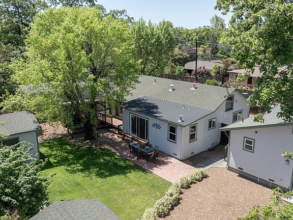 2nd image of 18359 Clayton Avenue