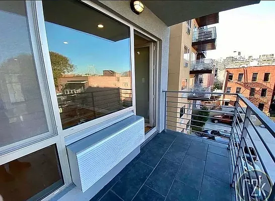 Rented by Realty 2000 Corp | media 13