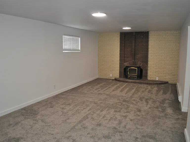2542 W Robin Rd #B — Photo 14