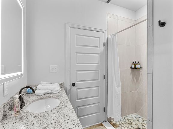 4th image of 2020 W 3rd St #50