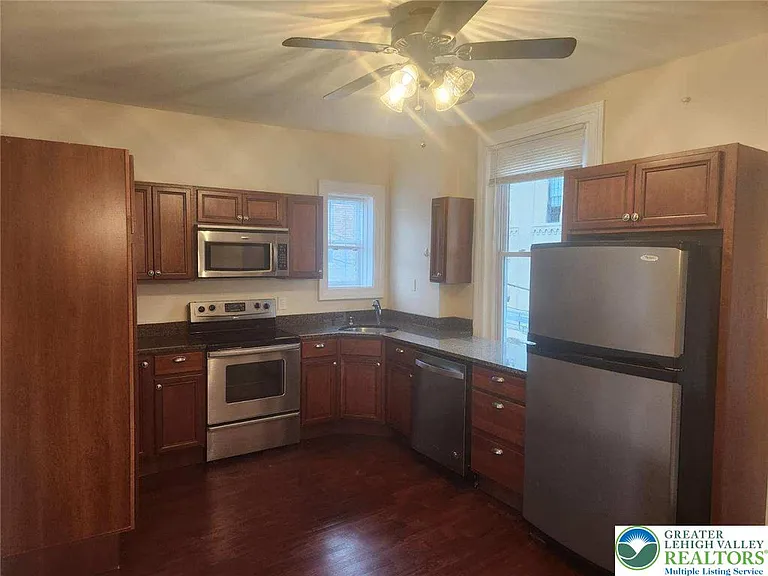27 N 2nd St #2 — Photo 12