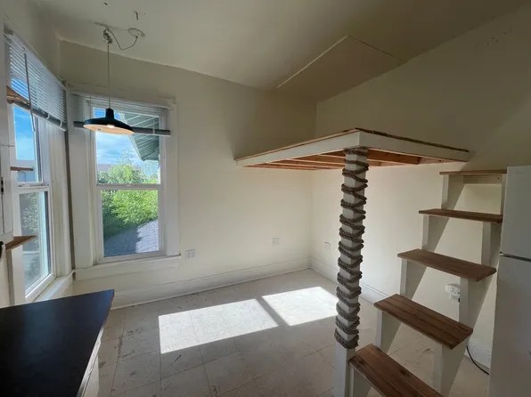 920 N Garden St, Bellingham, WA