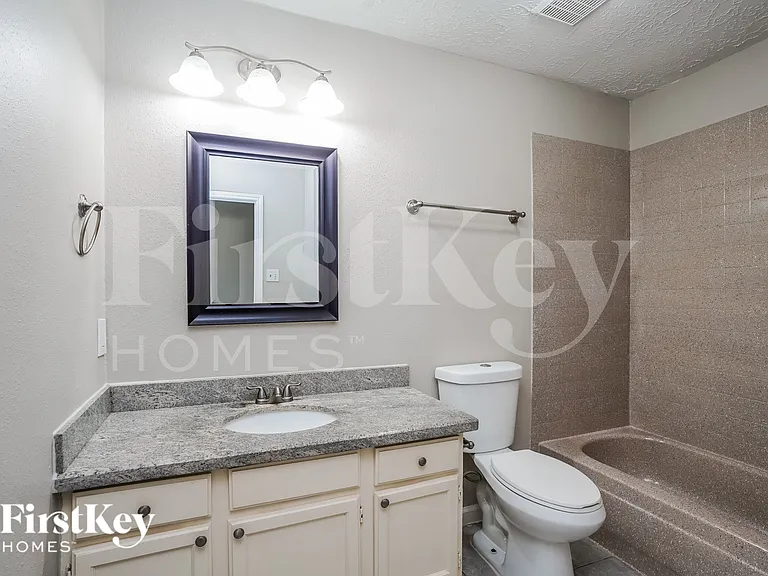 17927 Lake Manor Dr — Photo 14