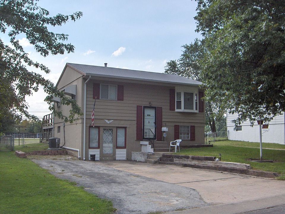 1.5 Story Raised Ranch