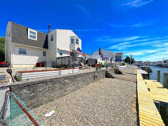 3rd image of 778 Tunney Point Drive