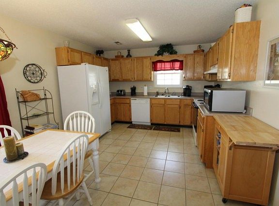 5th image of 3140 Harrington Ct