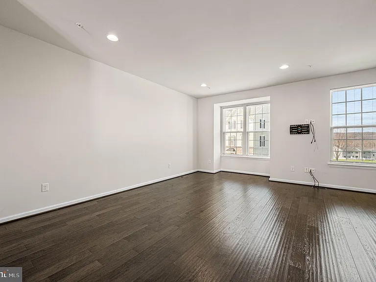 126 Cricket Dr — Photo 13