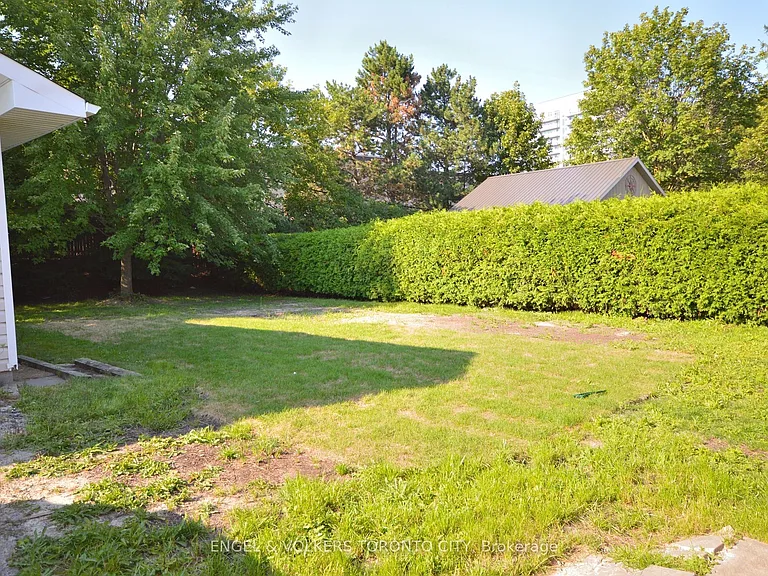 139 Queen St #BASEMENT — Photo 18