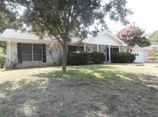 111 N 31st St, Gatesville, TX 76528