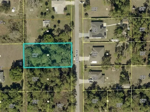 905 Edison Ave, Lehigh Acres, FL 33972