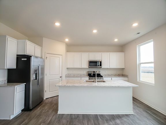 3rd image of 7695 W 105th Pl