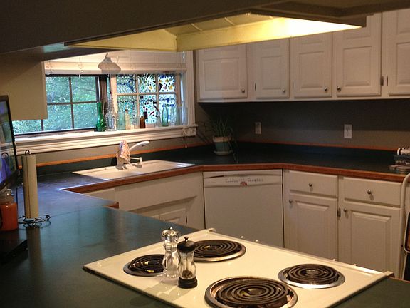 Dining to Kitchen Pass Thru