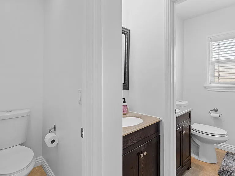 2109 N Valley St — Photo 6