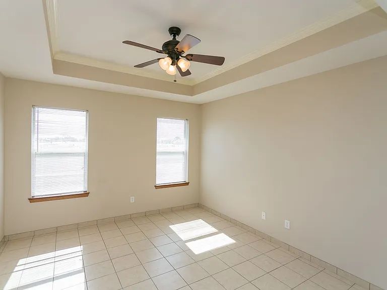 16131 Rolling Meadows Dr — Photo 21