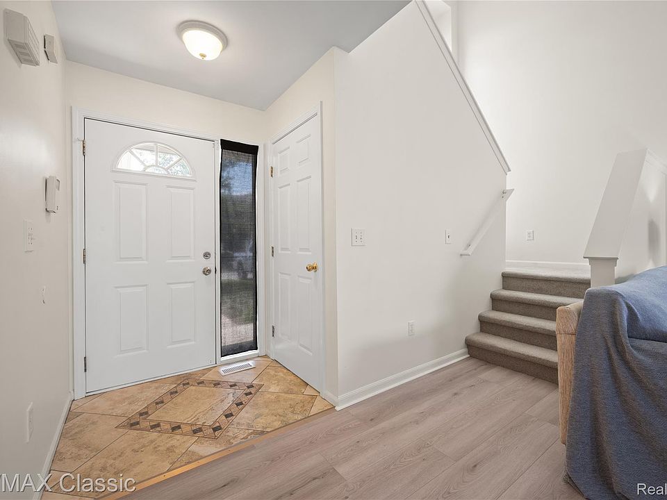 29790 Palmer Ct, photo 3