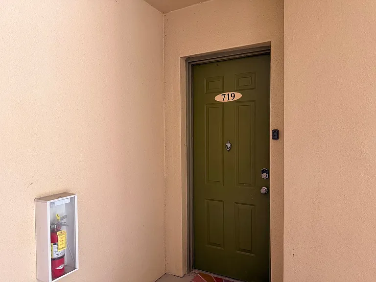 719 Terrace Ridge Cir — Photo 5