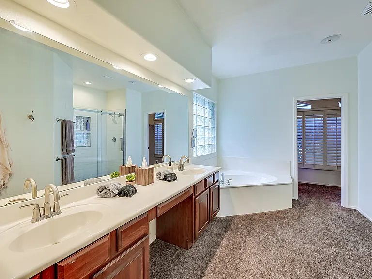 1681 W Crescent Way — Photo 16