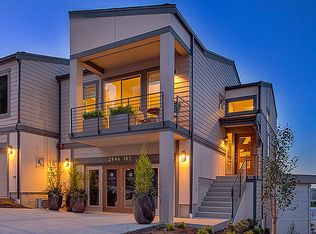 2978 76th Ave SE #102, Mercer Island, WA 98040