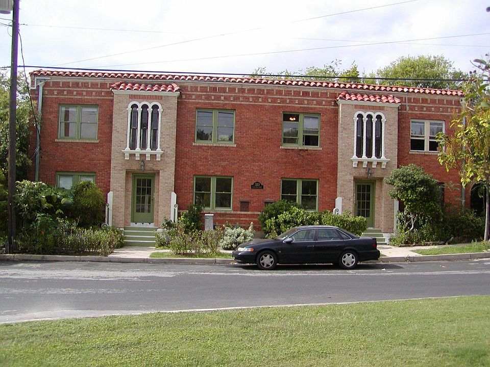 1st image of 323 Carleton Ct APT 4