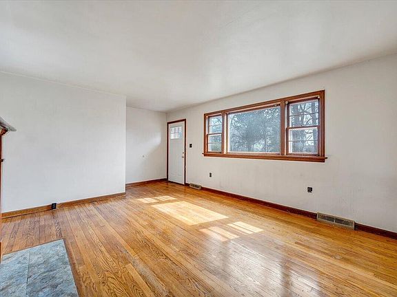 4th image of 8793 Dickerson Mill Rd