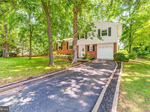 8703 Plantation Ln, Manassas, VA 20110